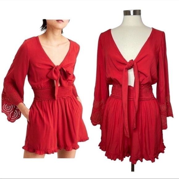 AMERICAN EAGLE Red Bell Sleeve Tie Front Romper size M - Picture 10 of 10